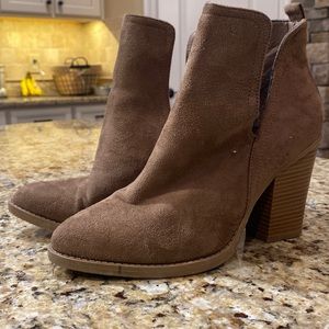 Size 9 Charlotte Russe Brown Suede Boots